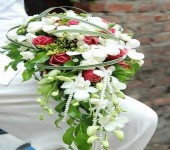 Hoa cưới cài áo